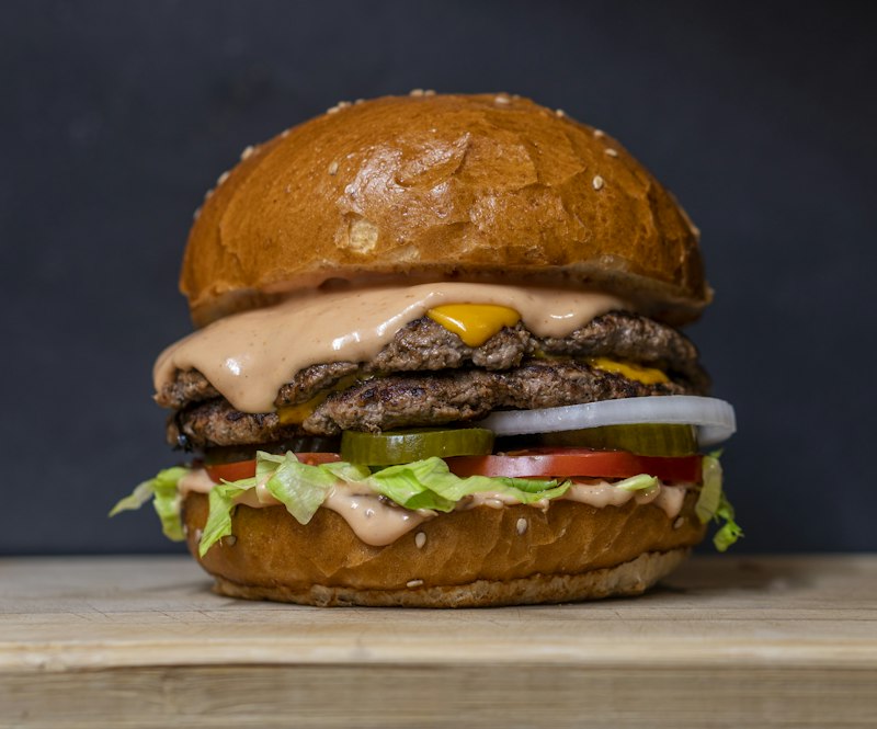 Chivito Canadiense al Pan para 1 (Con Fritas)